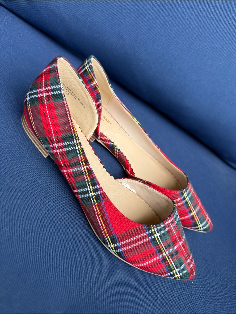 Isaac Mizrahi Amaya Women's Red Tartan Plaid D'Orsay Flats 7.5 Pointed Toe Party - Picture 3 of 16